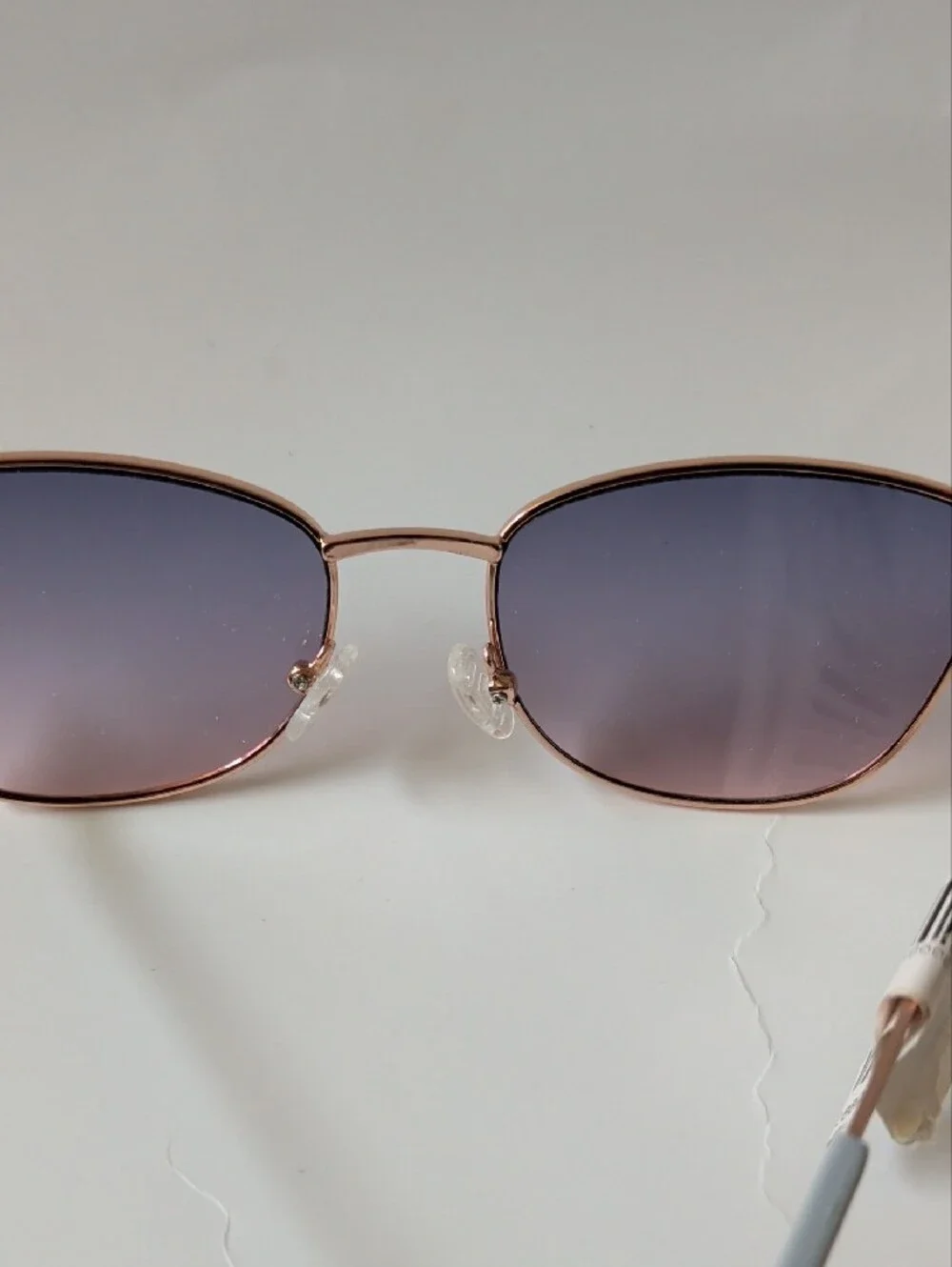 GUESS Kids Pink Gradient Lens Sunglasses with Gold Frame NWT